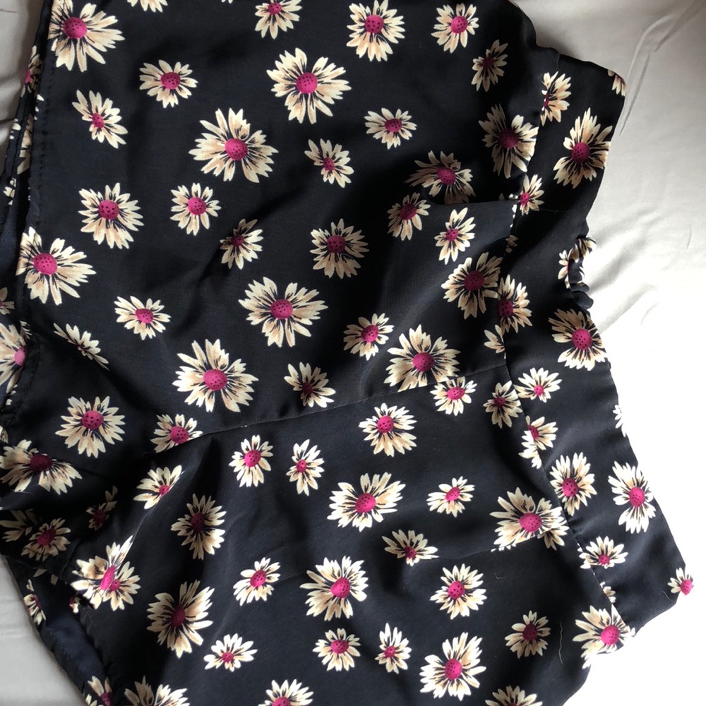 Chiffon floral shorts